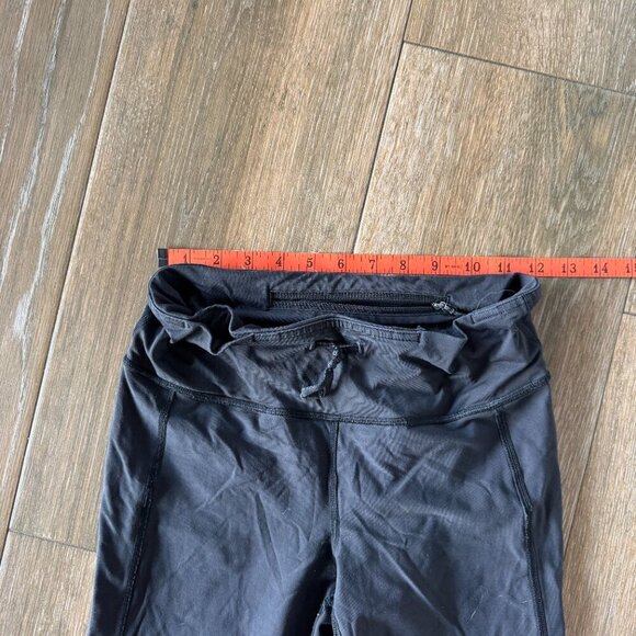 Lululemon black cropped leggings size 6 - Picture 5 of 8